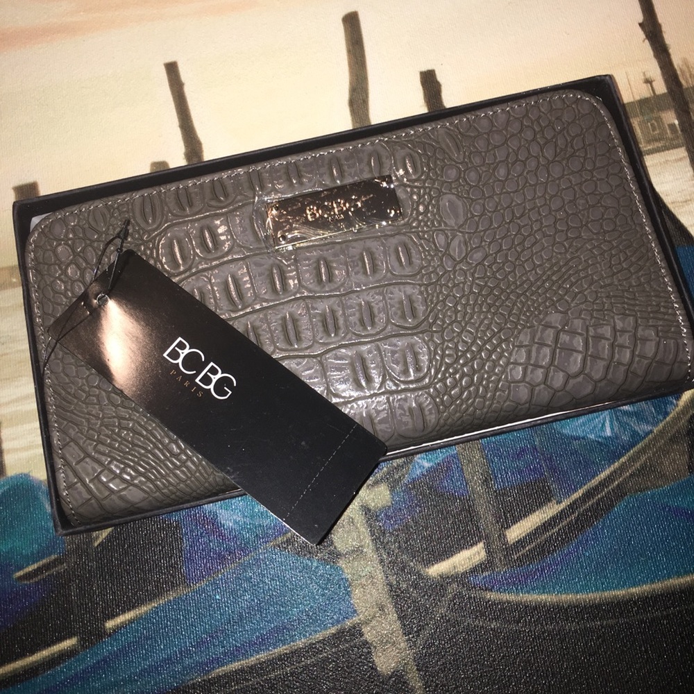BCBG PARIS
